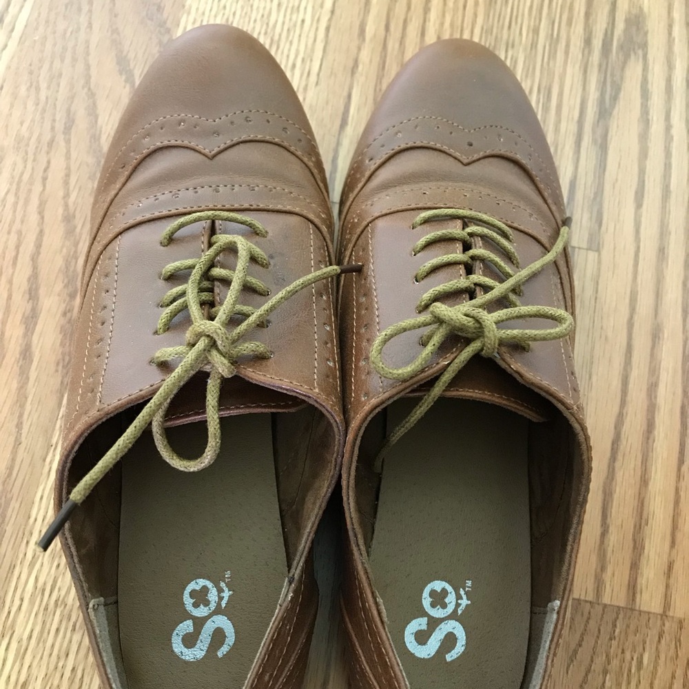 Brown SO oxford-type cute shoes